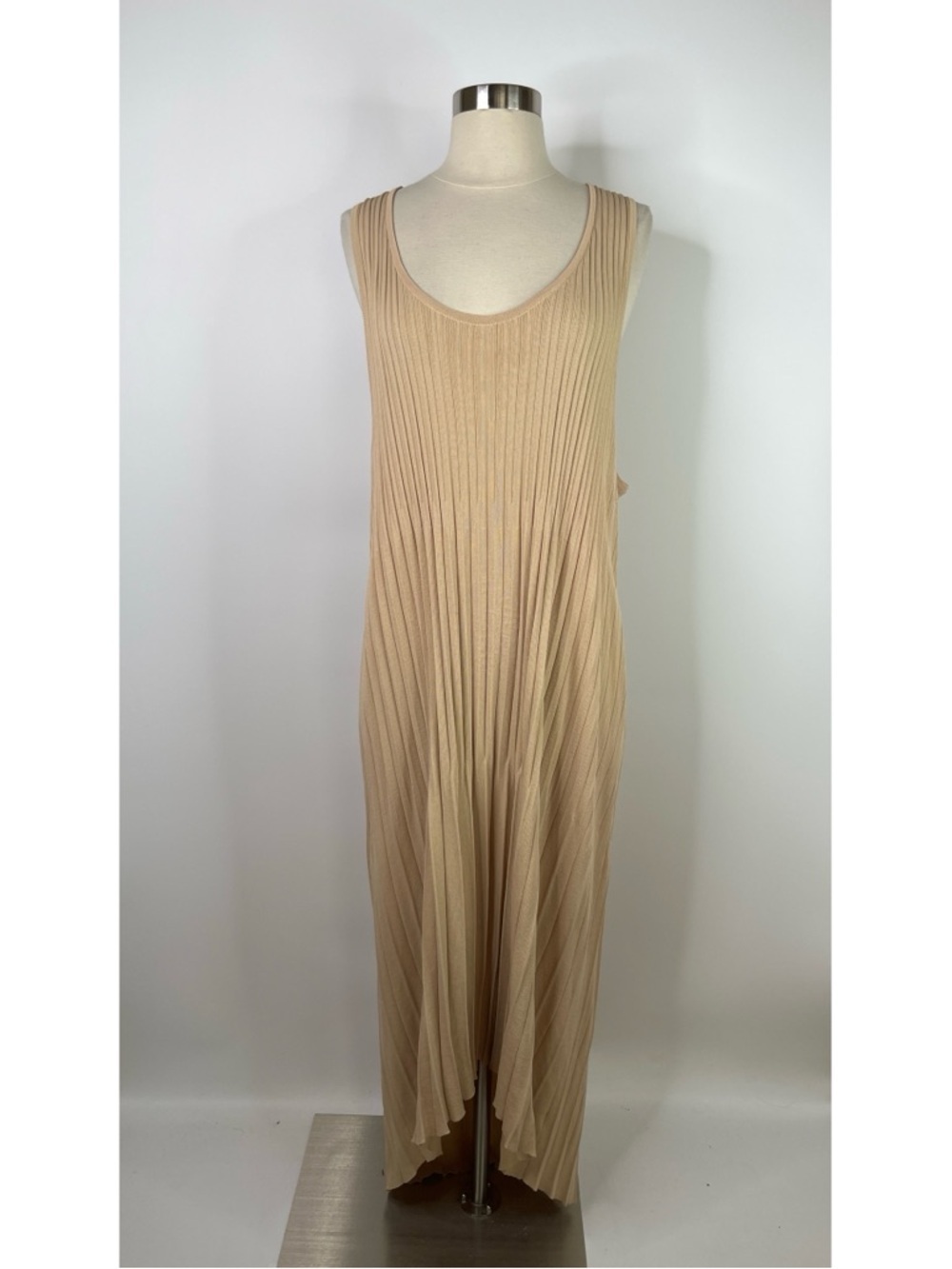 Marla Wynne Ribbed Casual Sleeveless Deep Scoop Neck Maxi Dress